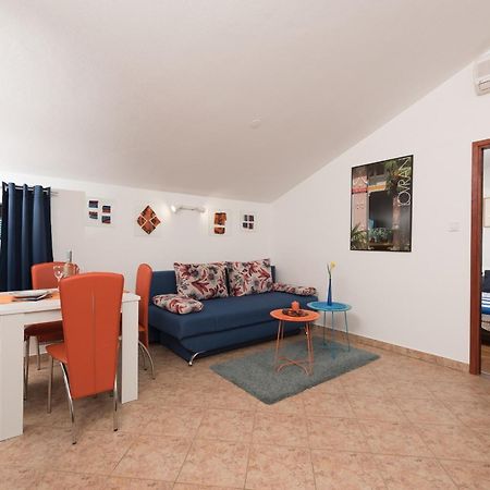 Apartments Villa Zara Ловран Екстериор снимка