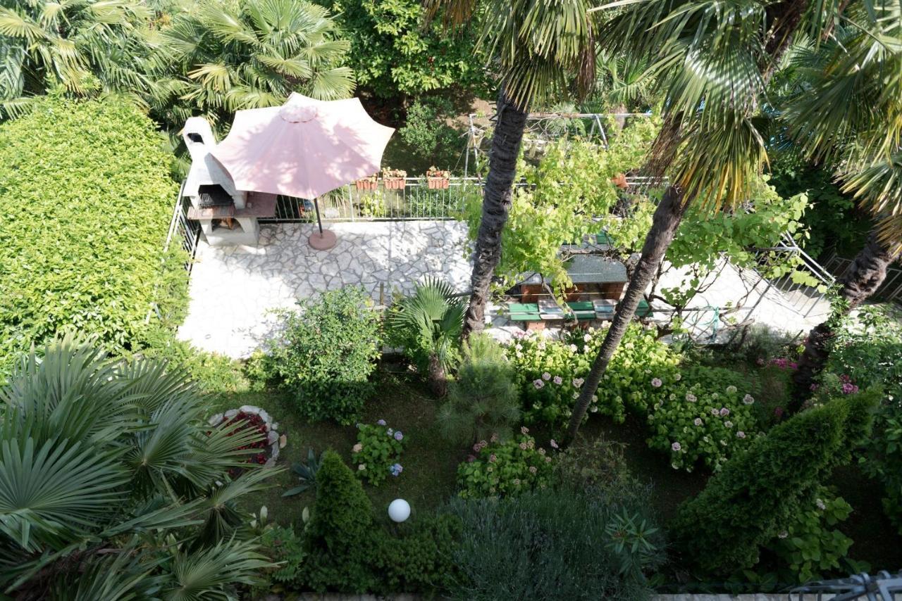 Apartments Villa Zara Ловран Екстериор снимка