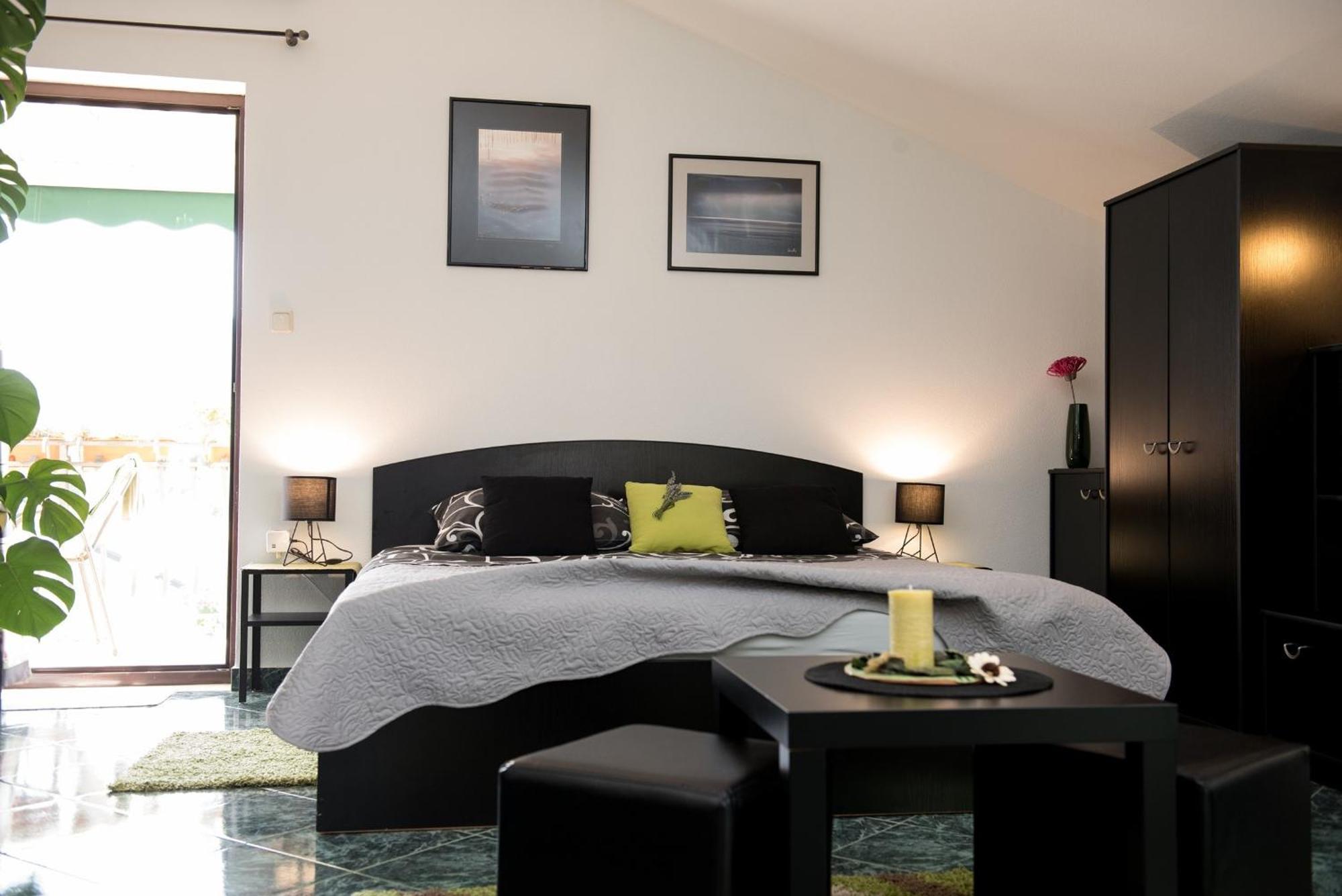 Apartments Villa Zara Ловран Стая снимка