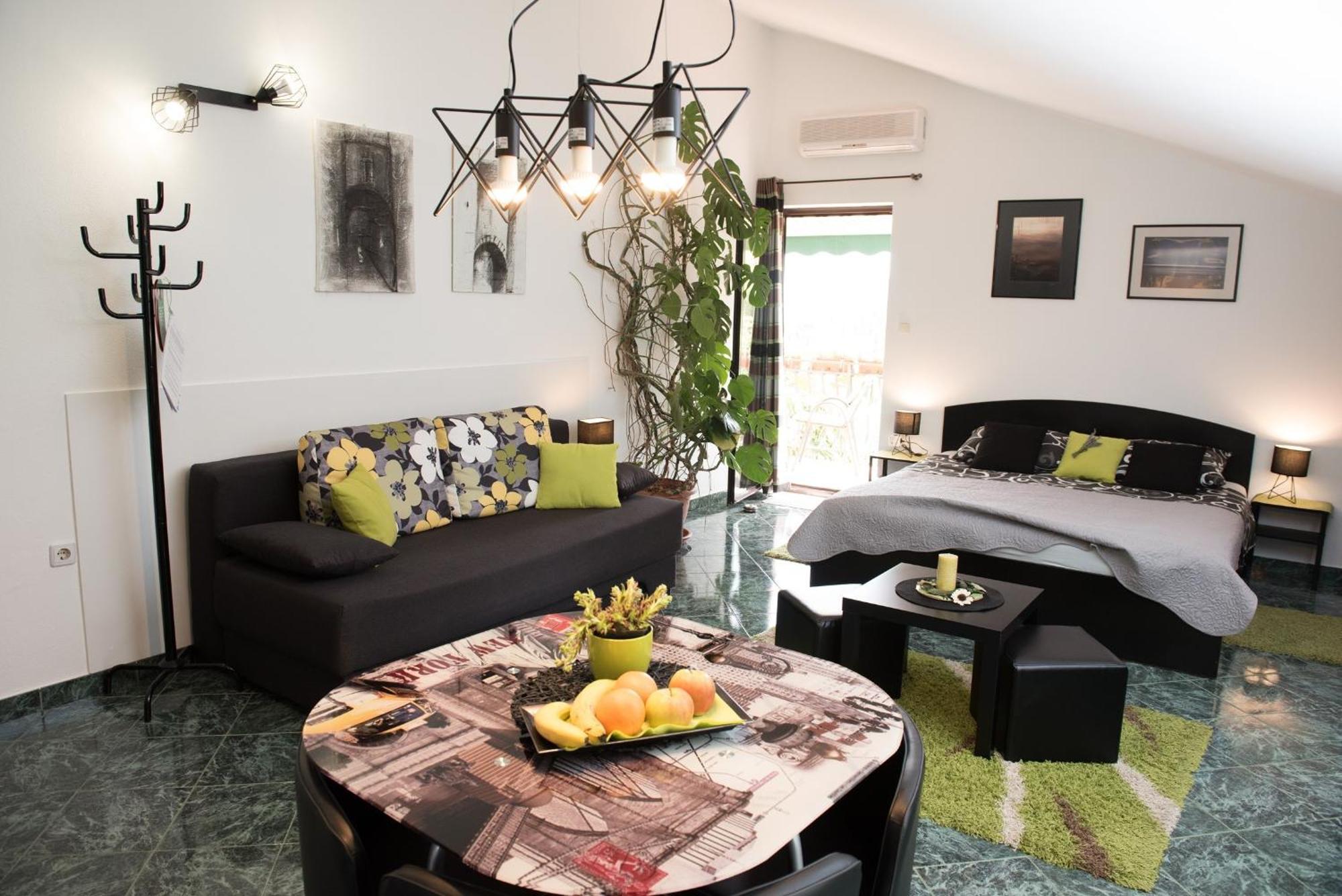 Apartments Villa Zara Ловран Стая снимка