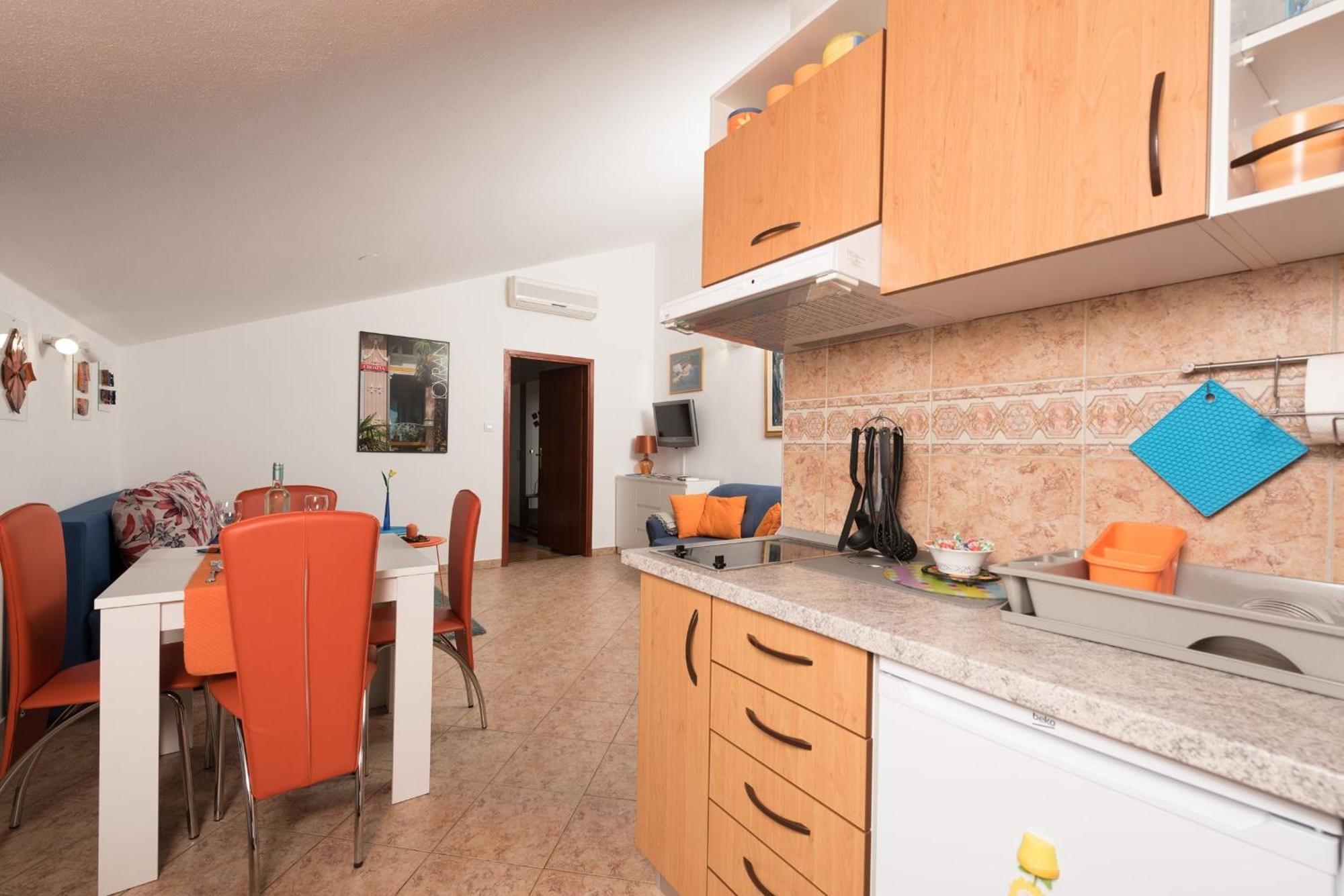 Apartments Villa Zara Ловран Екстериор снимка