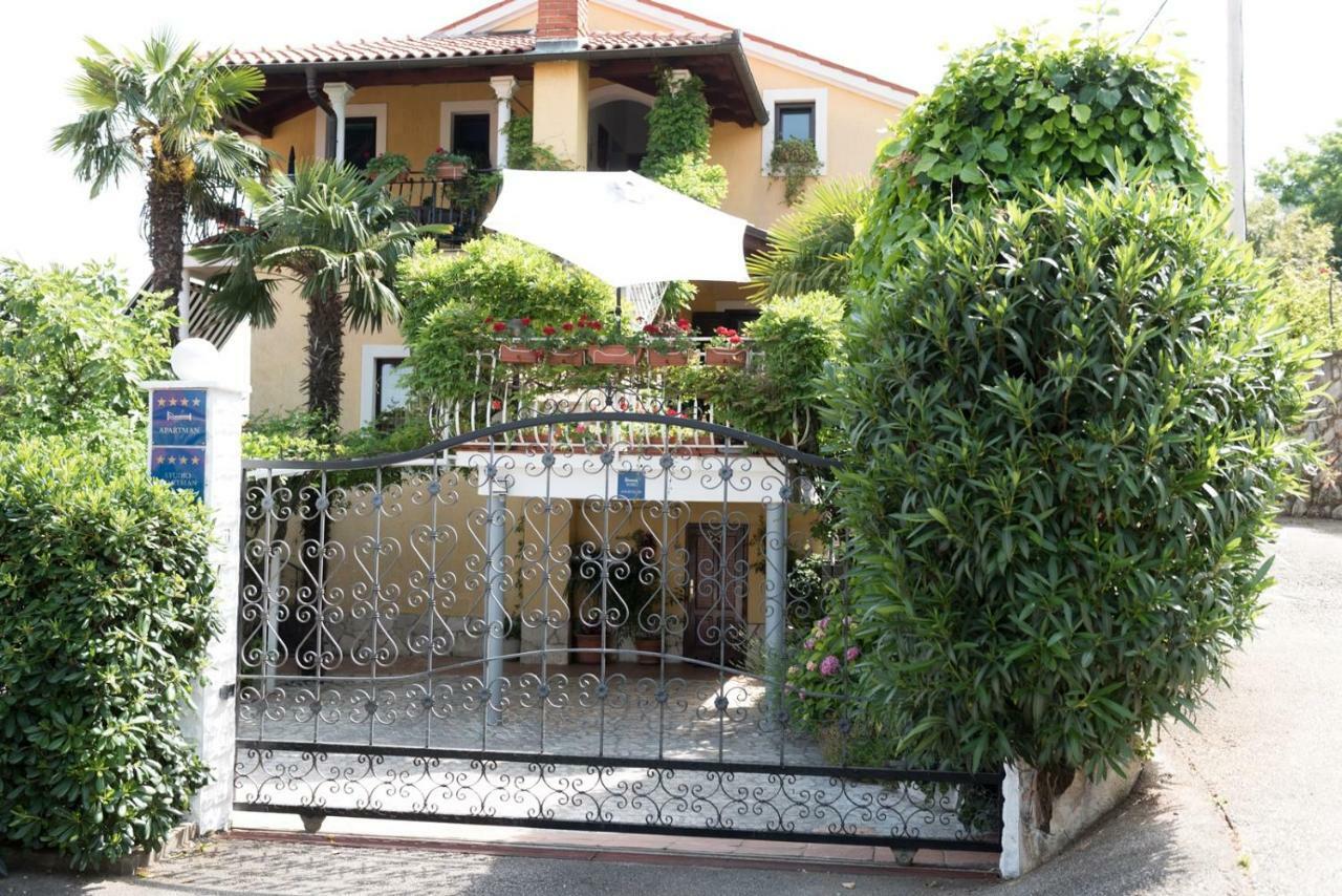 Apartments Villa Zara Ловран Екстериор снимка