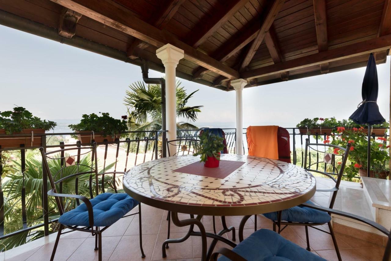 Apartments Villa Zara Ловран Екстериор снимка