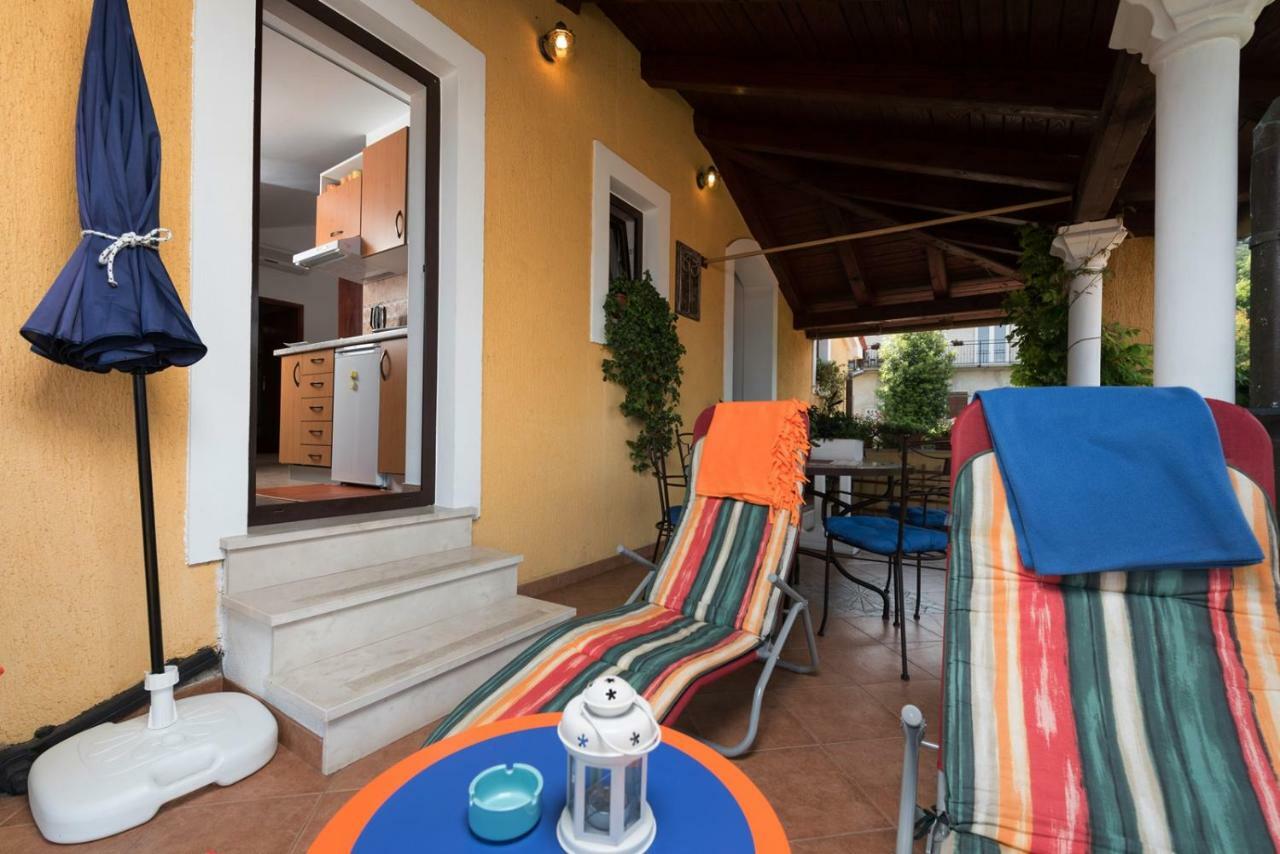 Apartments Villa Zara Ловран Екстериор снимка