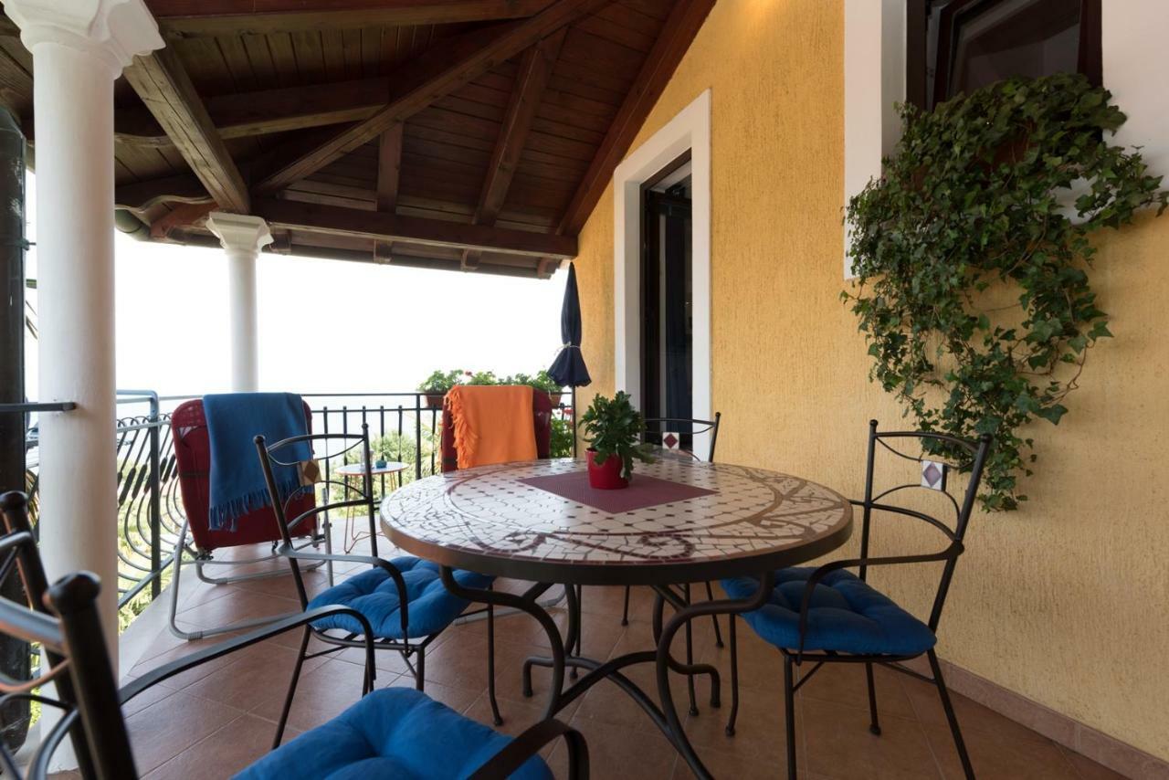 Apartments Villa Zara Ловран Екстериор снимка